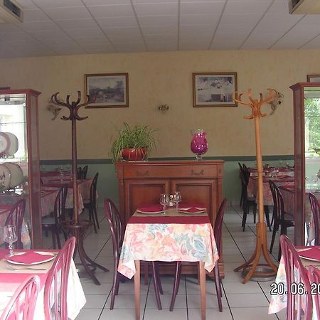 Le Bois Joli Hotel Massais Bagian luar foto