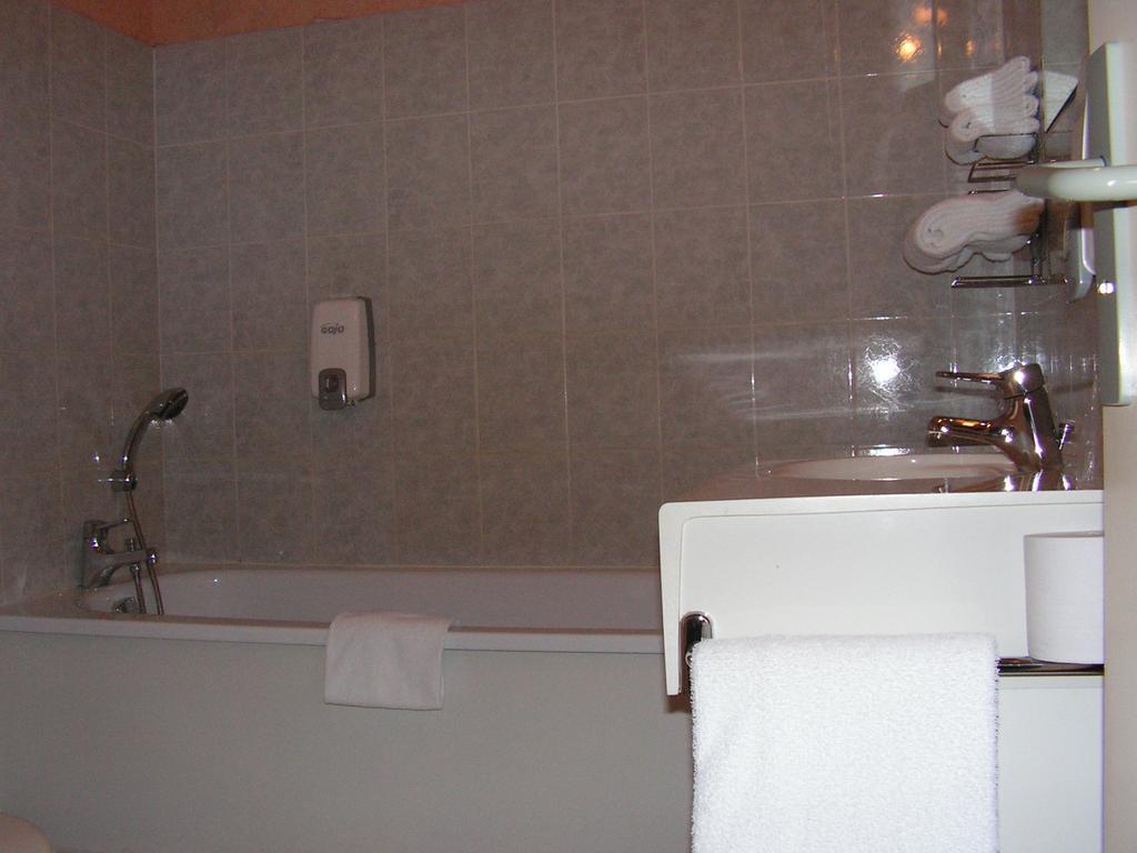Le Bois Joli Hotel Massais Bagian luar foto